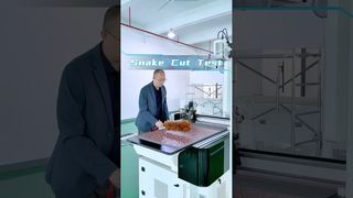 Slangvorm snijden op PU-leer | CNC-messensnijmachine (IBON)