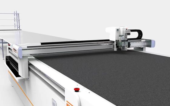 Automatische kledingmachine 11kw CNC-machine voor het snijden van stoffen met CE-ondersteuning