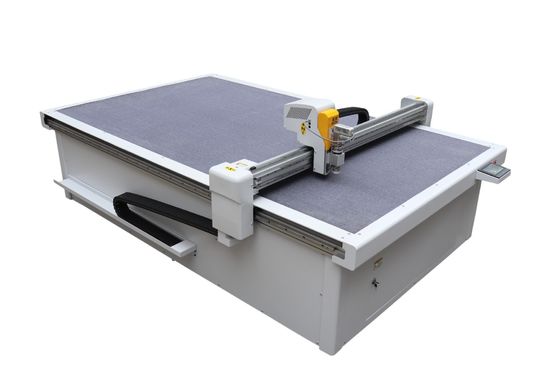 Automatische leerverwerkende snijmachine voor rechtstreekse apparatuur in elektrische energie