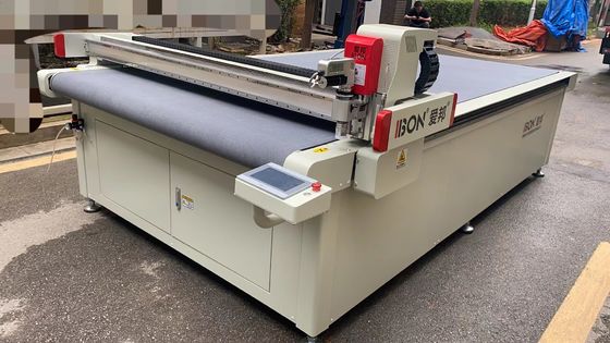 kwaliteit Machine voor het snijden van pakkingen van 2500 x 1600 mm met oscillerend mesblad en punch voor schoenen fabriek