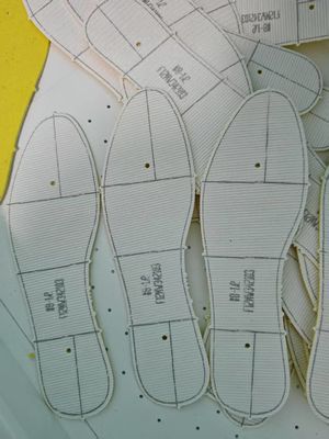 High-precision Computer-controlled Shoe Marking Machine met 1200 x 900 mm werkgebied voor schoenen boven en Vamp