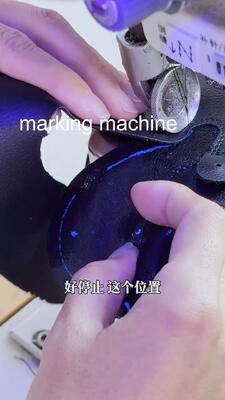 kwaliteit Computergestuurde inkjetmarkeermachine met 1200 x 900 mm werkgebied en UV-lijntekensysteem voor schoenbovenstukken fabriek